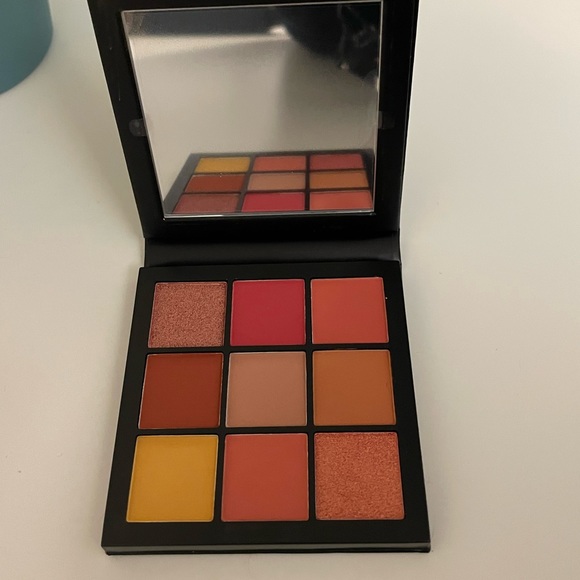 Huda Beauty Coral Obsessions Mini Palette - Picture 2 of 3